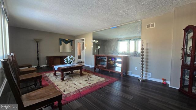 636 ARTWOOD DR, Philadelphia, PA 19115