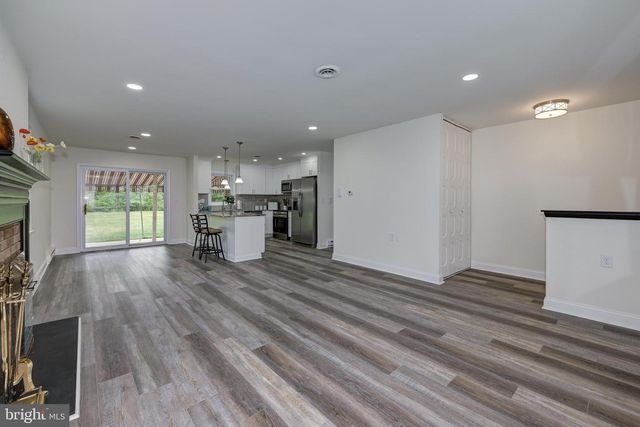 130 DORCHESTER DR, Southampton, NJ 08088