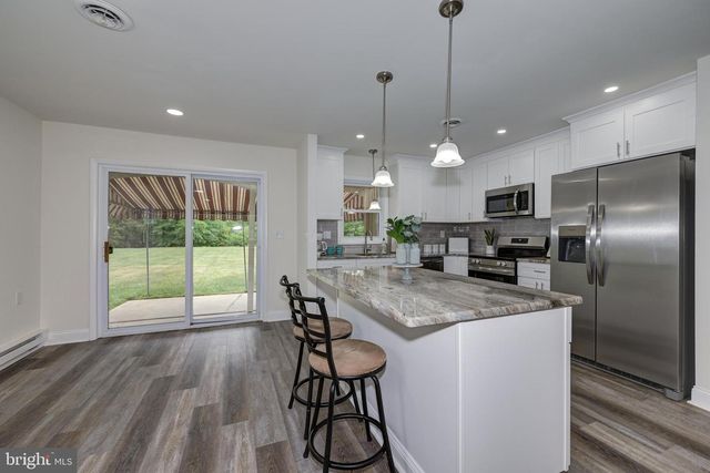 130 DORCHESTER DR, Southampton, NJ 08088