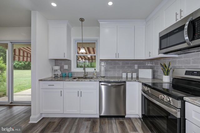 130 DORCHESTER DR, Southampton, NJ 08088