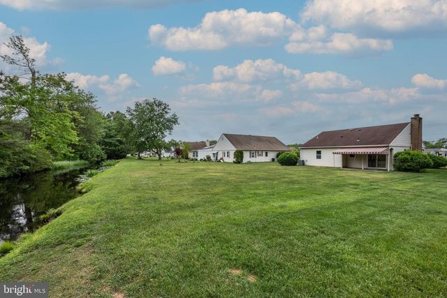 130 DORCHESTER DR, Southampton, NJ 08088