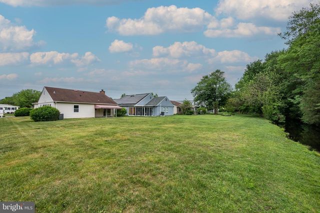 130 DORCHESTER DR, Southampton, NJ 08088