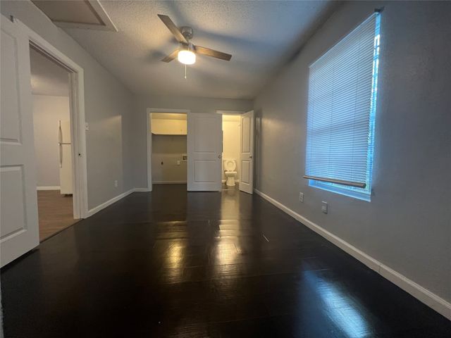 2722 Locust Avenue, Dallas, TX 75216