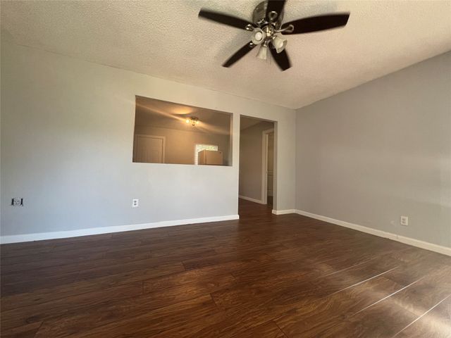 2722 Locust Avenue, Dallas, TX 75216