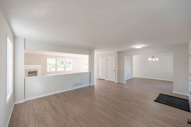 406 Hubbard Lane, Lake Villa, IL 60046