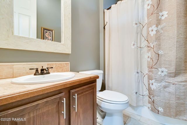 127 Treasure Cove, Lafayette, LA 70508