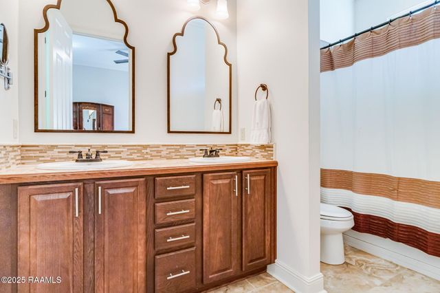 127 Treasure Cove, Lafayette, LA 70508