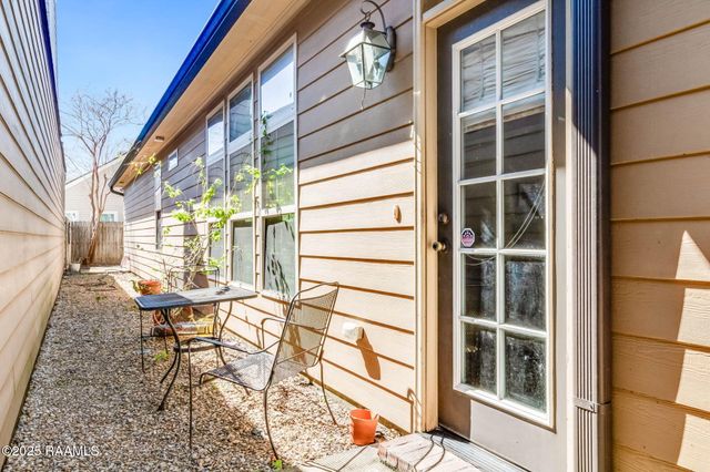 127 Treasure Cove, Lafayette, LA 70508