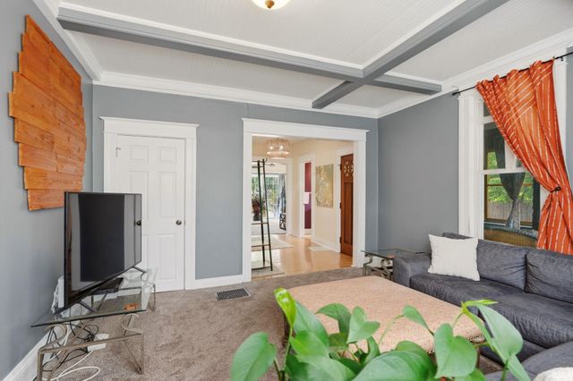 611 Kinnaird Avenue, Fort Wayne, IN 46807