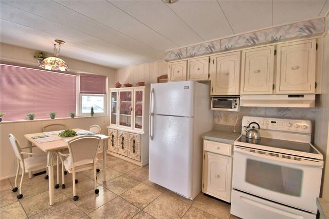 118 PARADISE LANE, Auburndale, FL 33823