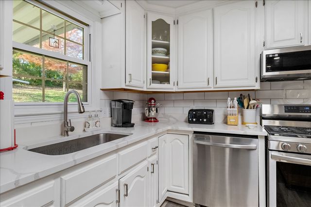 1508 Jewell Dr, Columbia, TN 38401