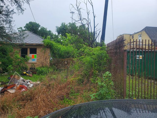 8065 Delwood Street, Houston, TX 77087
