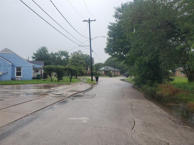 8065 Delwood Street, Houston, TX 77087