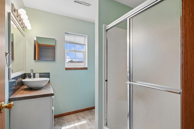 4041 Jill, Waterloo, IA 50701