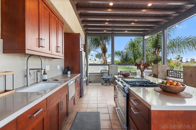 1728 West Lewis, San Diego, CA 92103