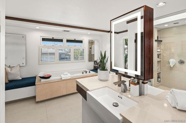 1728 West Lewis, San Diego, CA 92103