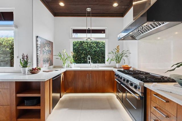 1728 West Lewis, San Diego, CA 92103