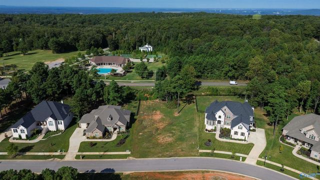 10 Scenic Loop Road SE, Huntsville, AL 35803