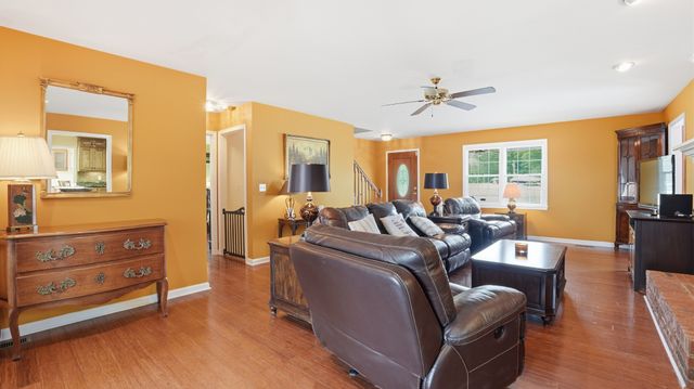 686 Bluff Dr, Winchester, TN 37398