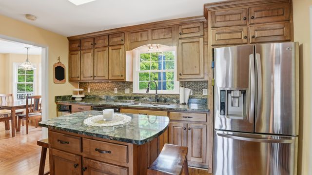 686 Bluff Dr, Winchester, TN 37398