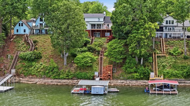 686 Bluff Dr, Winchester, TN 37398