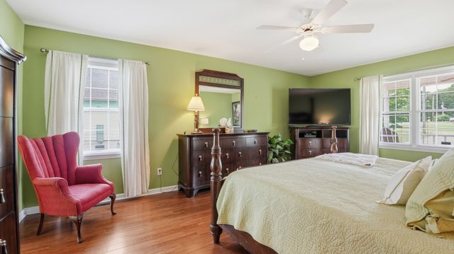686 Bluff Dr, Winchester, TN 37398