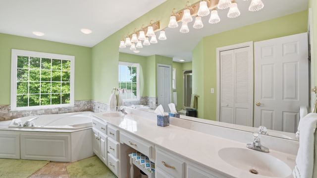 686 Bluff Dr, Winchester, TN 37398