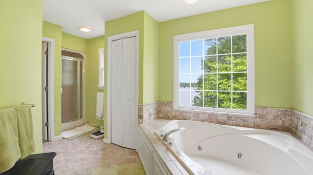 686 Bluff Dr, Winchester, TN 37398