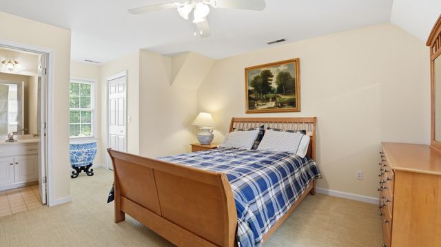 686 Bluff Dr, Winchester, TN 37398