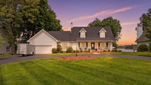 686 Bluff Dr, Winchester, TN 37398