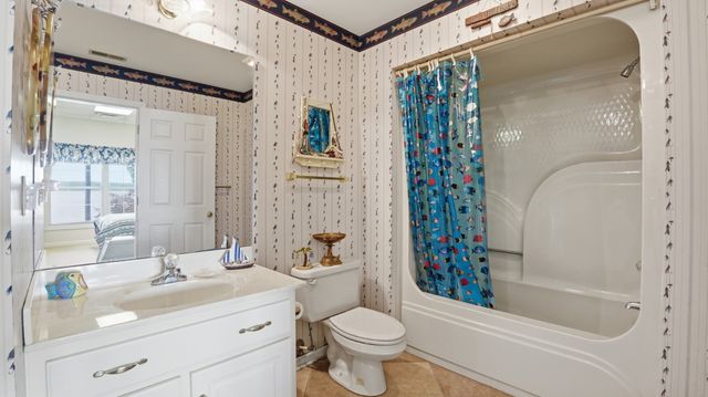 686 Bluff Dr, Winchester, TN 37398