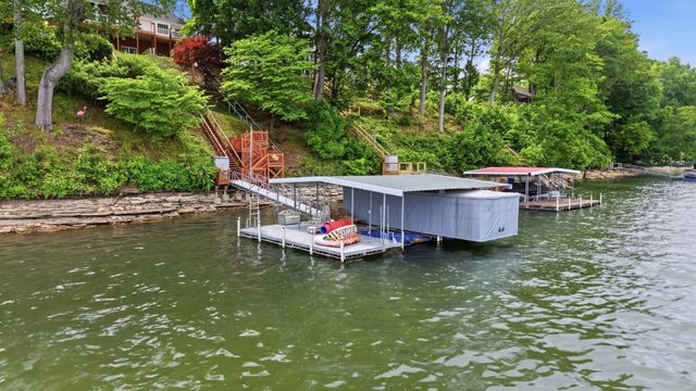 686 Bluff Dr, Winchester, TN 37398