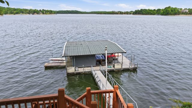 686 Bluff Dr, Winchester, TN 37398