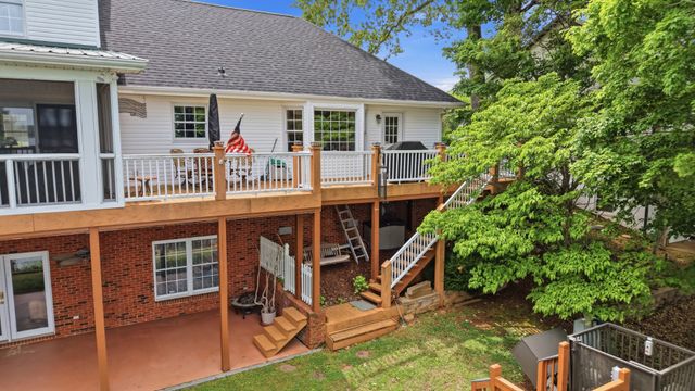 686 Bluff Dr, Winchester, TN 37398