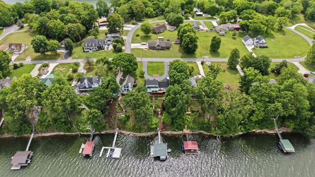 686 Bluff Dr, Winchester, TN 37398