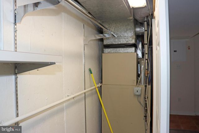 858 FAIRFAX RD, Drexel Hill, PA 19026