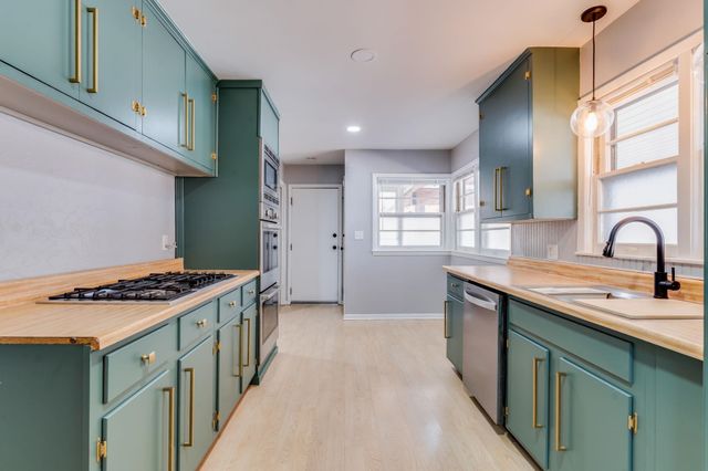 1317 N Parkwood Ln., Wichita, KS 67208