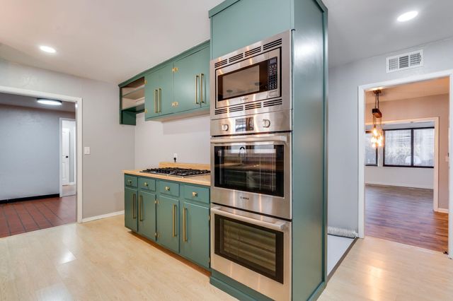 1317 N Parkwood Ln., Wichita, KS 67208