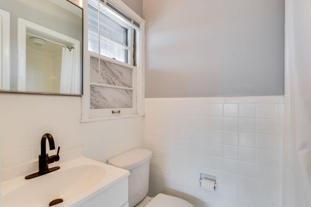 1317 N Parkwood Ln., Wichita, KS 67208