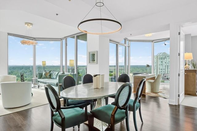 2795 Peachtree NE Road 1801, Atlanta, GA 30305