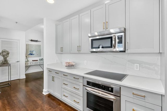 2795 Peachtree NE Road 1801, Atlanta, GA 30305