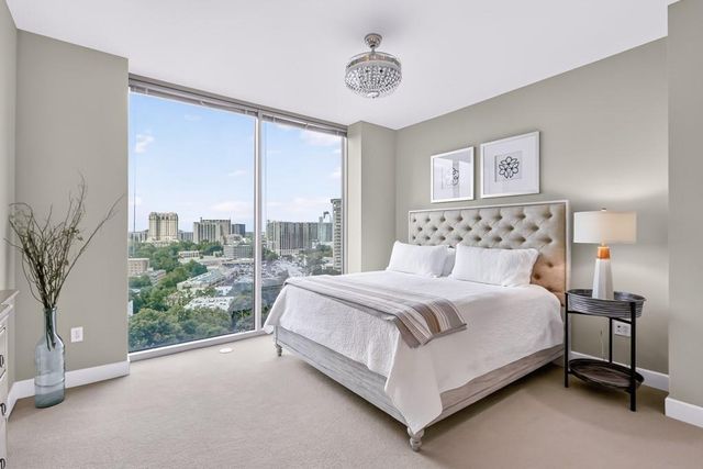 2795 Peachtree NE Road 1801, Atlanta, GA 30305