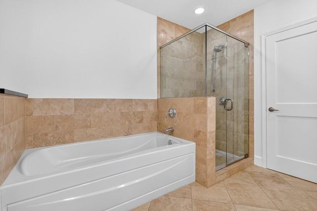 2795 Peachtree NE Road 1801, Atlanta, GA 30305