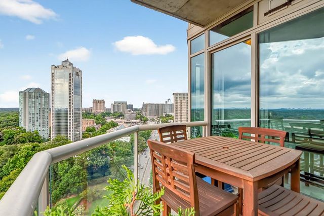 2795 Peachtree NE Road 1801, Atlanta, GA 30305