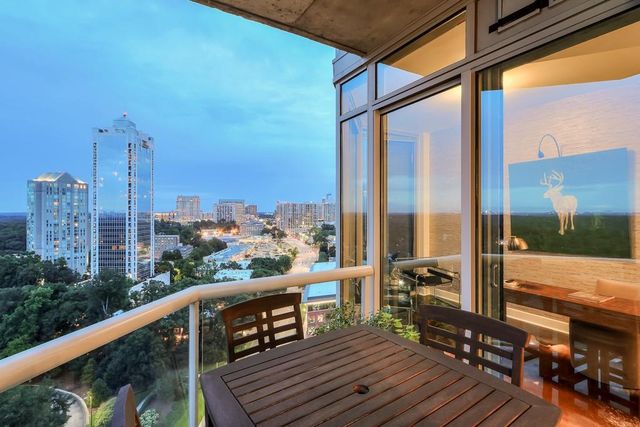 2795 Peachtree NE Road 1801, Atlanta, GA 30305