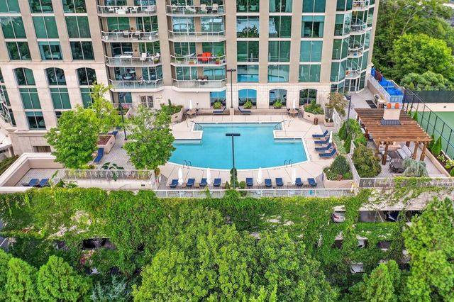 2795 Peachtree NE Road 1801, Atlanta, GA 30305