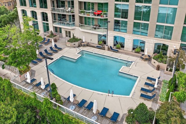 2795 Peachtree NE Road 1801, Atlanta, GA 30305