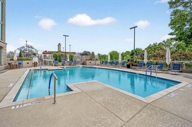 2795 Peachtree NE Road 1801, Atlanta, GA 30305
