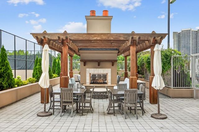 2795 Peachtree NE Road 1801, Atlanta, GA 30305