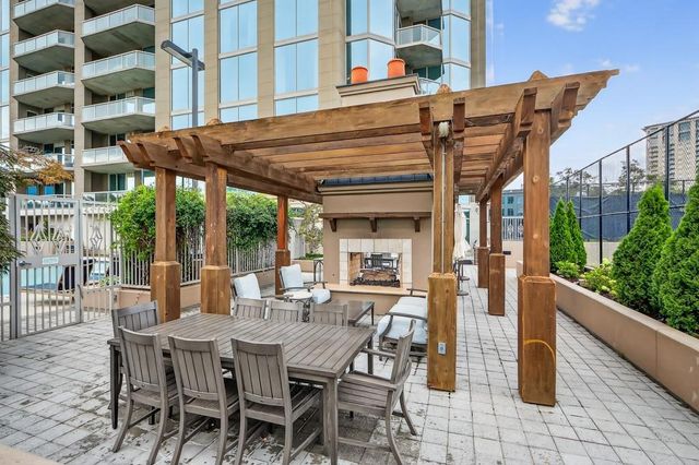 2795 Peachtree NE Road 1801, Atlanta, GA 30305